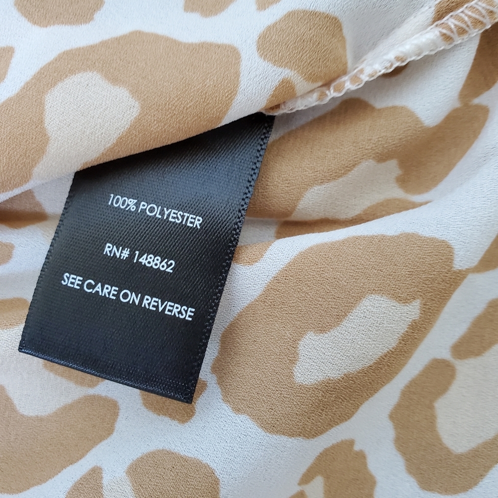 Torrid plus animal leopard print v neck top, 2X, beige - Picture 14 of 15